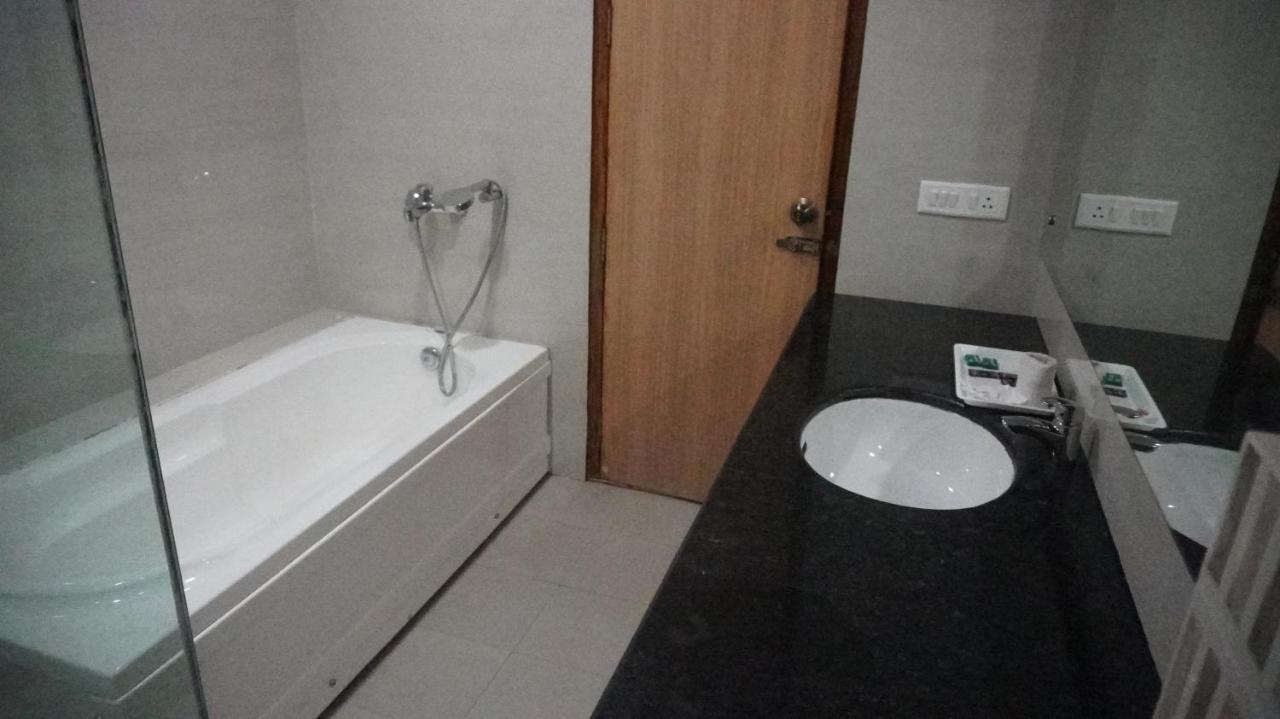 מלון The Rajgir Residency מראה חיצוני תמונה