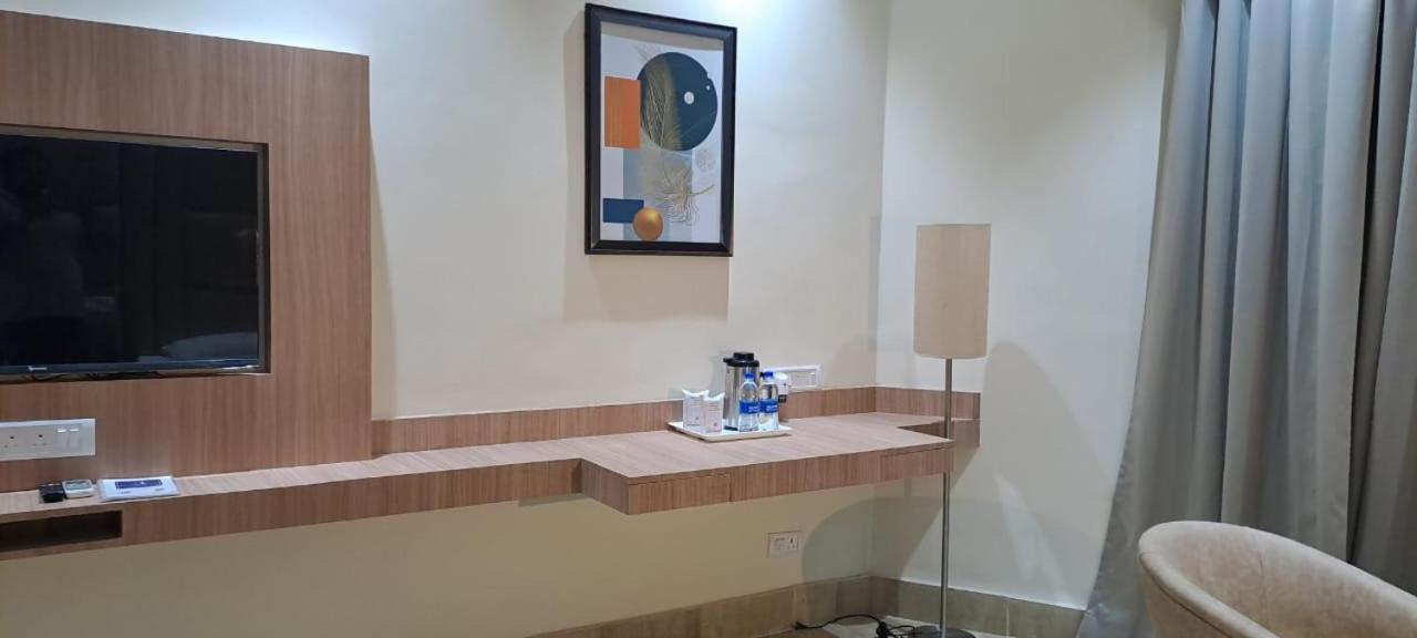 מלון The Rajgir Residency מראה חיצוני תמונה