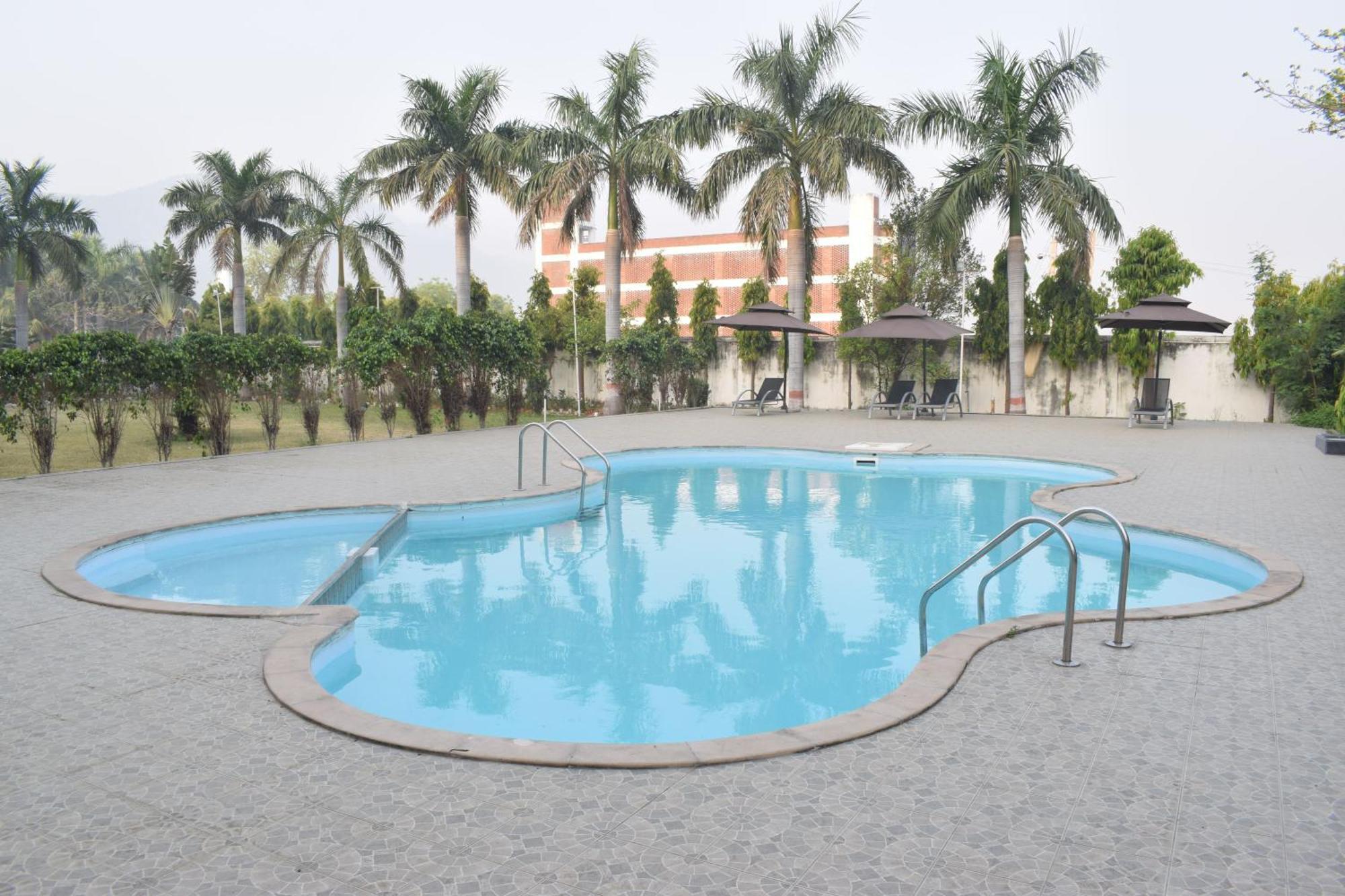 מלון The Rajgir Residency מראה חיצוני תמונה