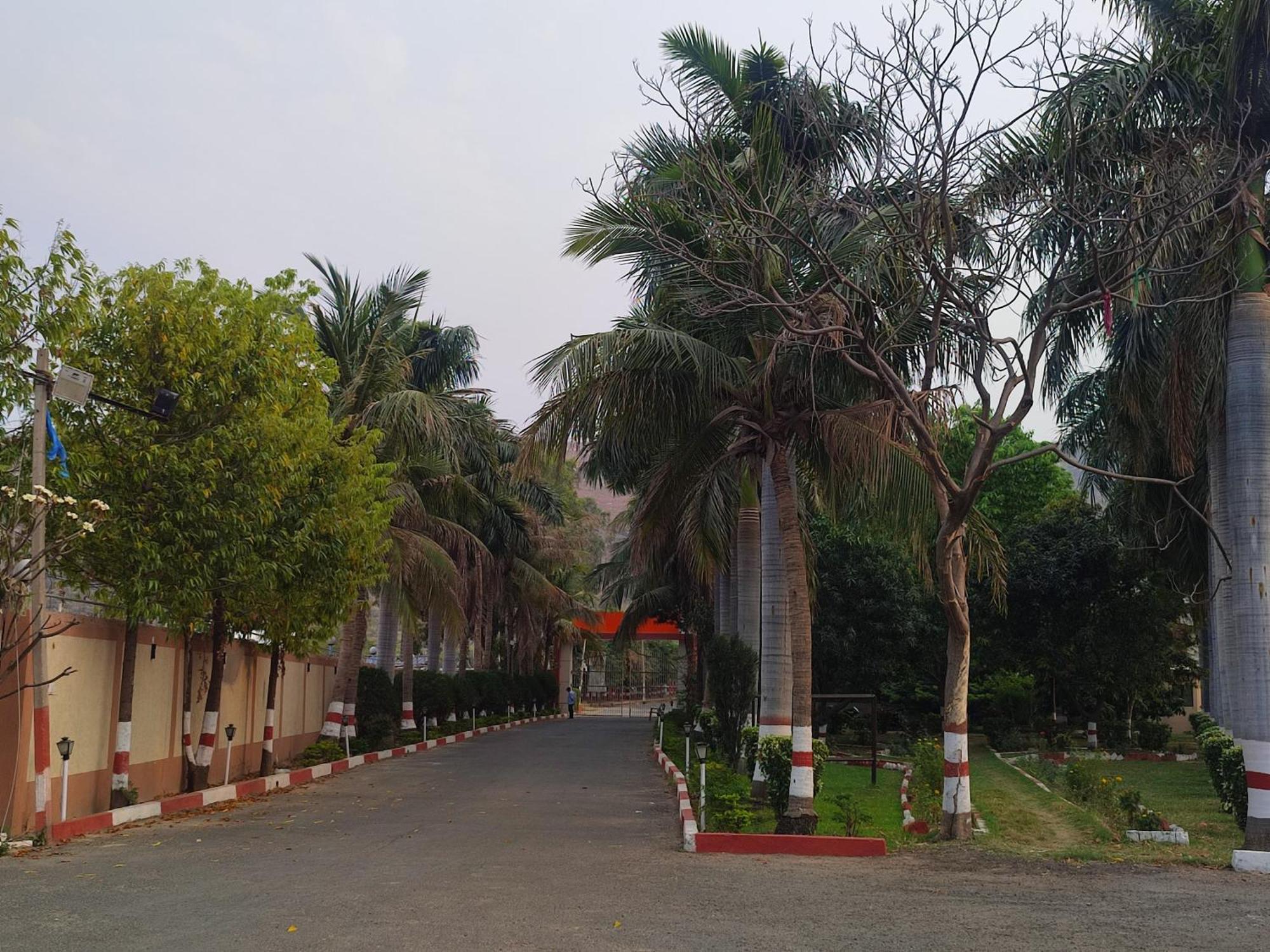 מלון The Rajgir Residency מראה חיצוני תמונה