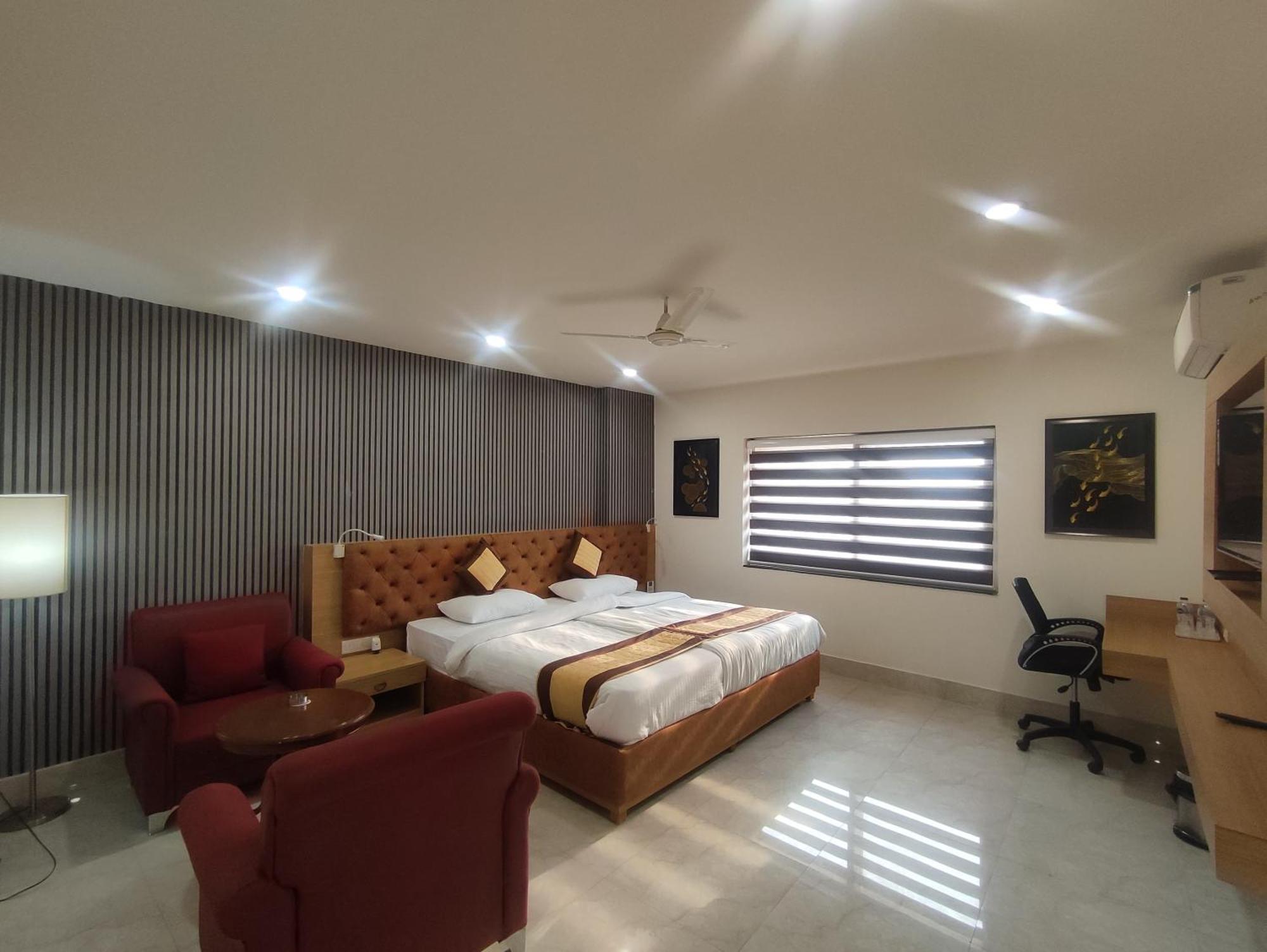 מלון The Rajgir Residency מראה חיצוני תמונה
