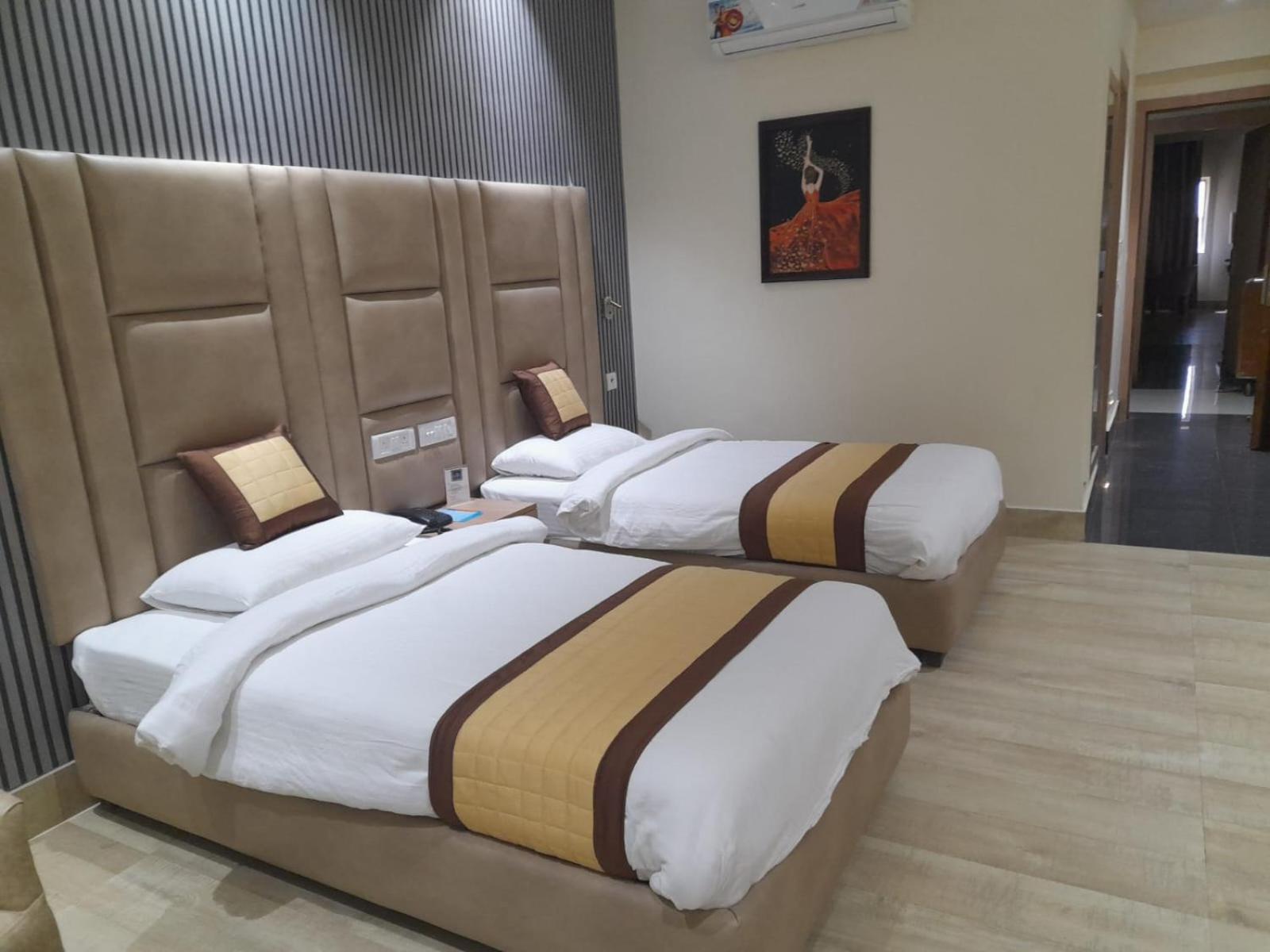מלון The Rajgir Residency מראה חיצוני תמונה