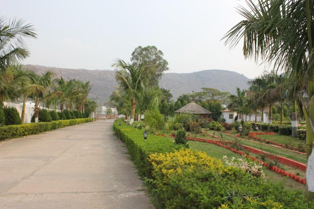 מלון The Rajgir Residency מראה חיצוני תמונה